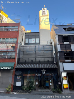 (ダブリ)神田鍛冶町駅前