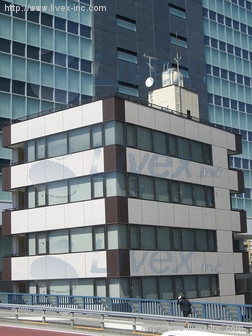 山下