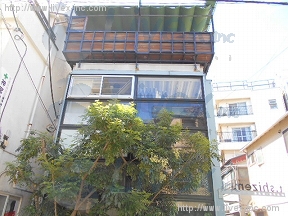 B-HOUSE