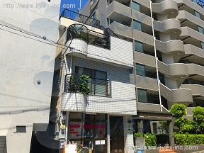山下