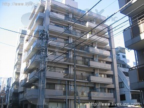 クインズコート新宿
