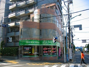 メディアスタッフ