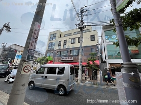 尾山台駅前