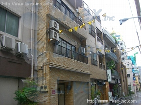小川