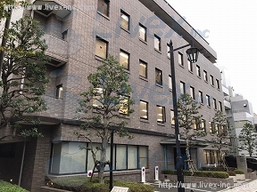 真成館