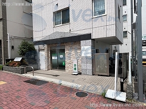 小西