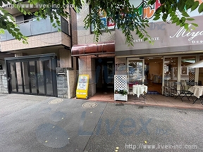 小川