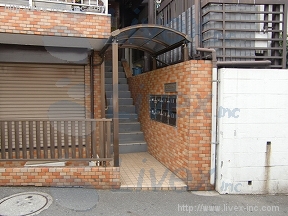 東伸