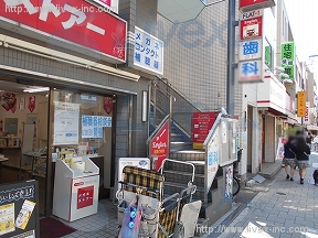 フラット1