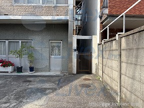 クレーダス