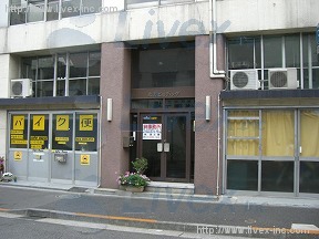 丸万