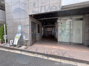 岩崎