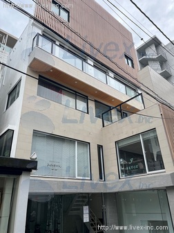 ロバートアカデミービル