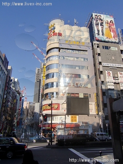 ドン・キホーテ新宿東口店ビル