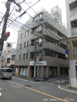 アーミーヒルズ