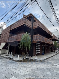 柳小路東角ビル