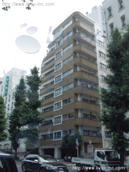 第8宮廷マンションビル