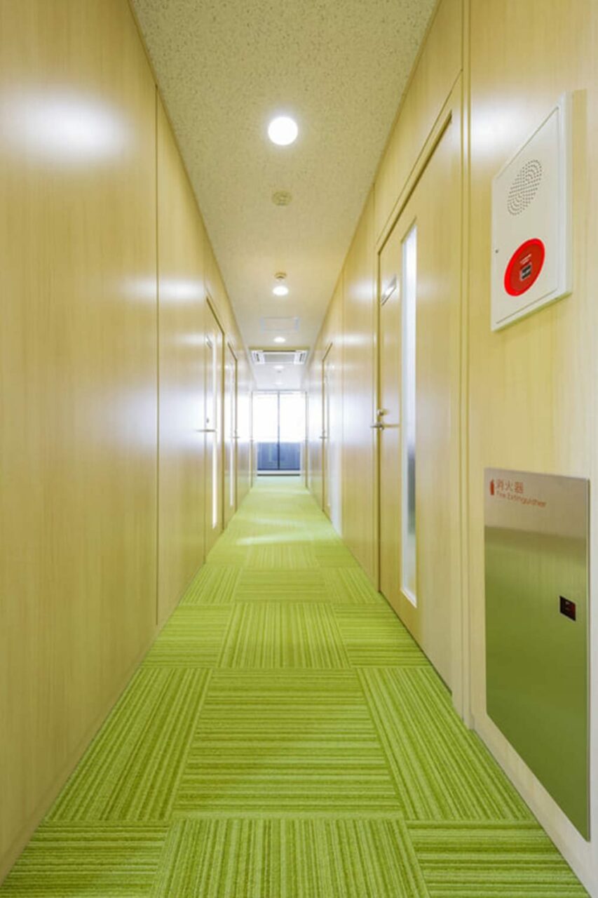 8f_corridor_shimbashi5