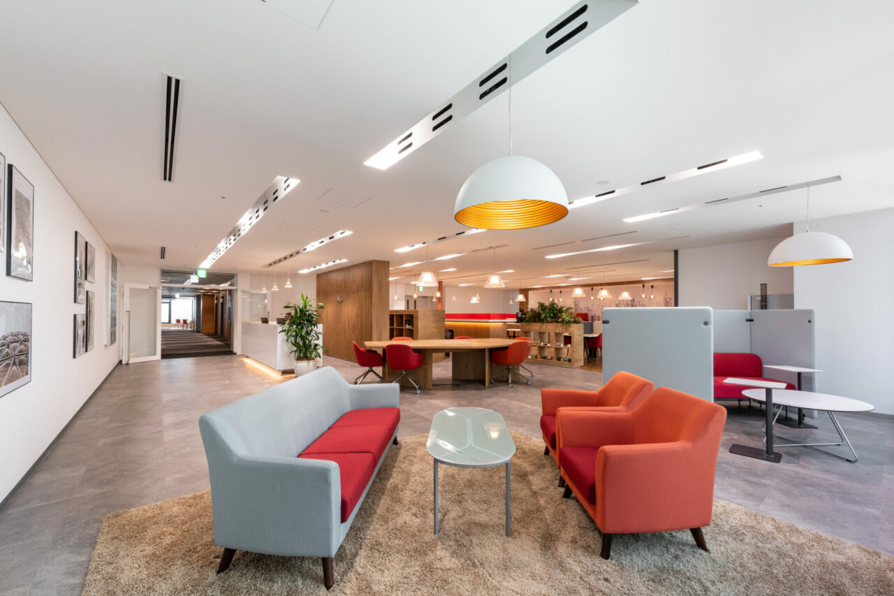 Regus_RegusHiroshimaEkimae_Business Louge