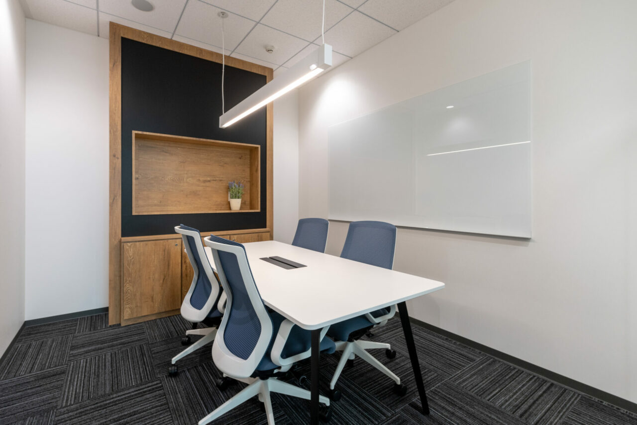 Regus_RegusHiroshimaEkimae_Small meeting room_Futabanosato_without people