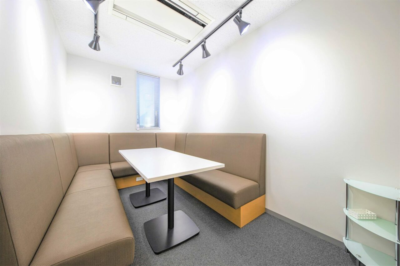 bright_Meetingroom_azabujubanA_5people