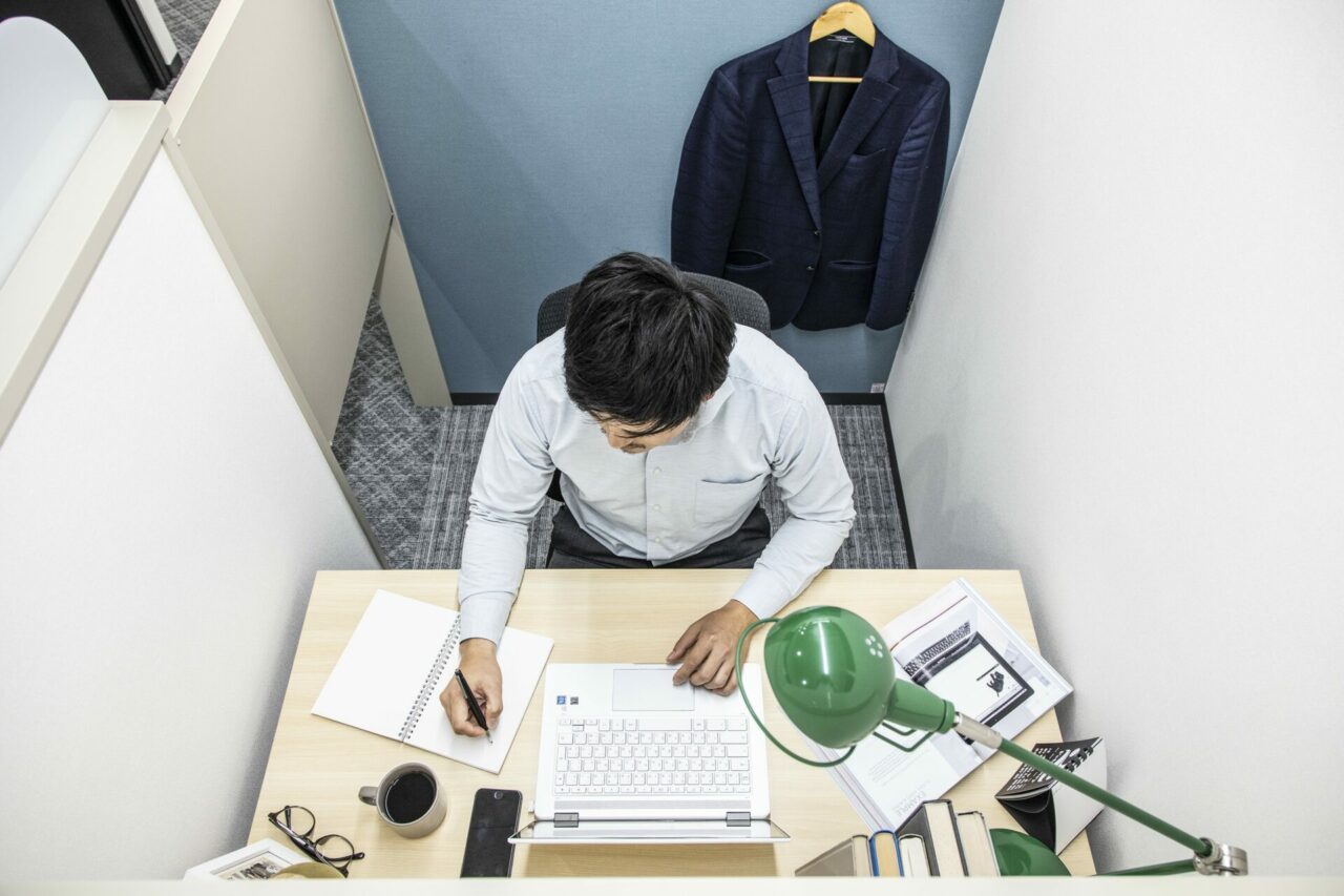 1名用ブース_人入り
