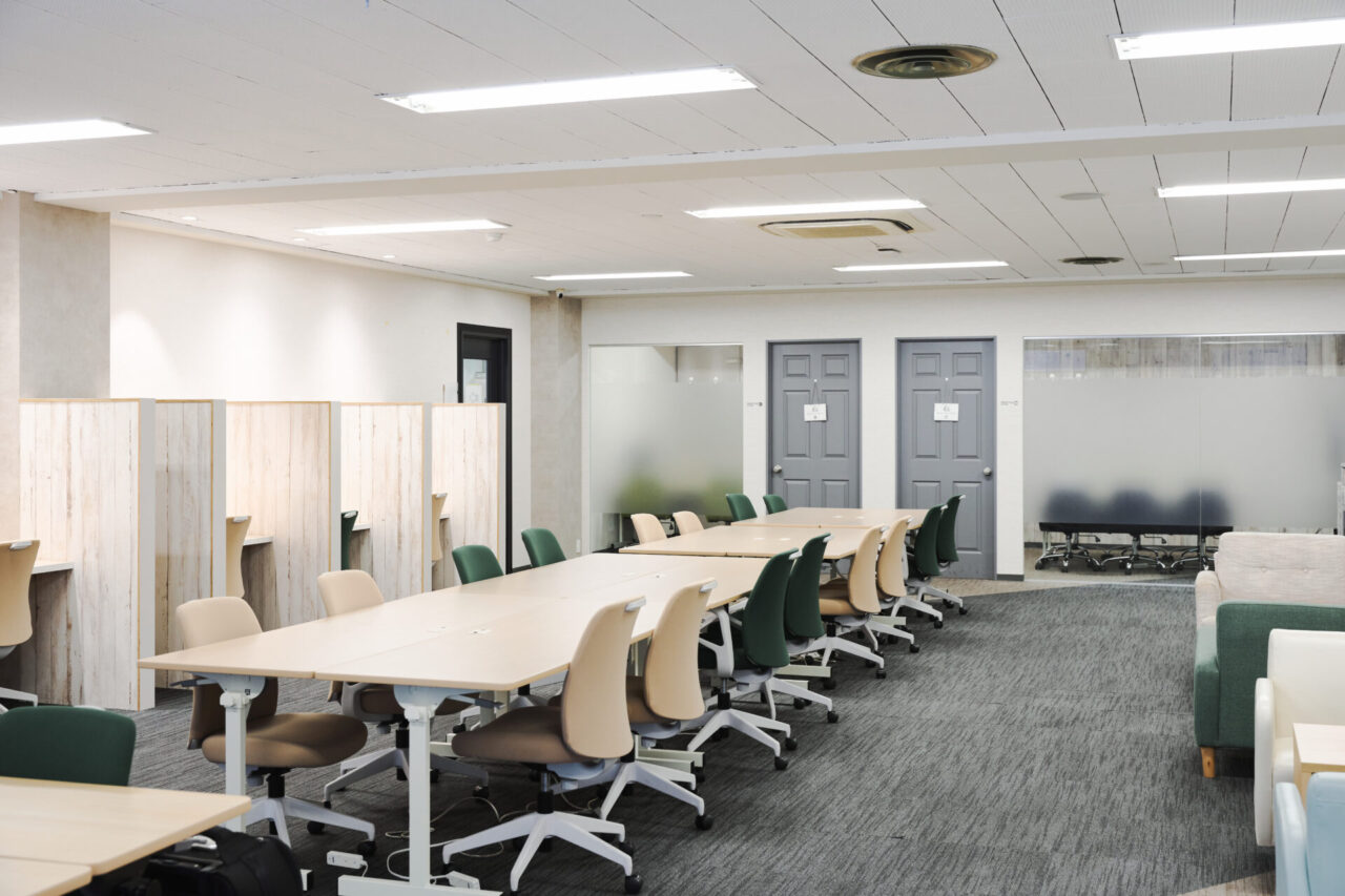 コワーキング_01_StartupSideOsaka
