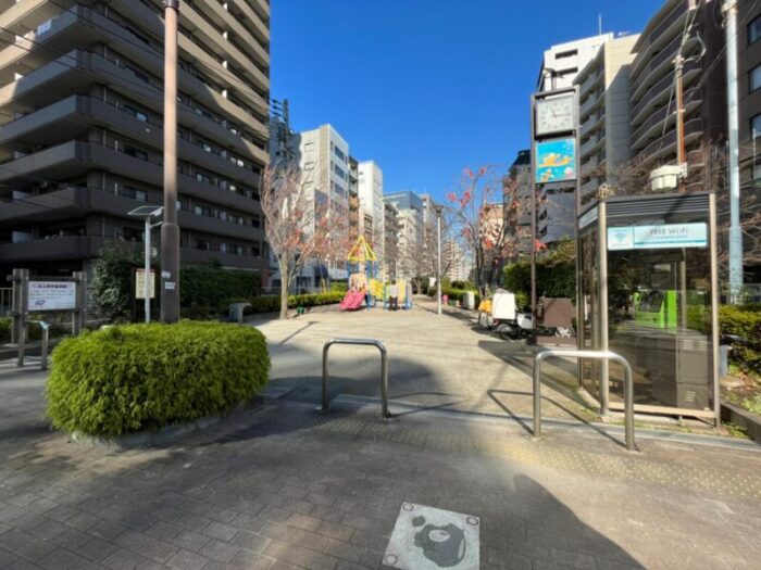 上野TAビル 目の前にある台東区立北上野児童遊園