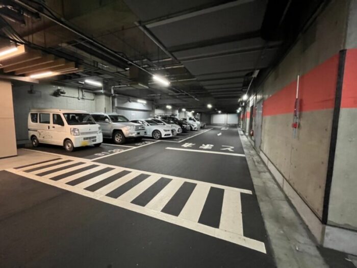 エピックタワー新横浜の駐車場