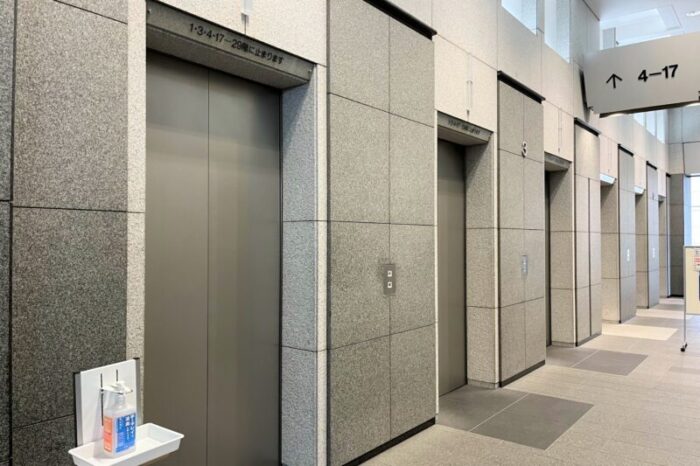 日石横浜ビルエレベーターホール