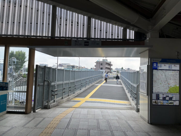 小田急線代々木八幡駅西口