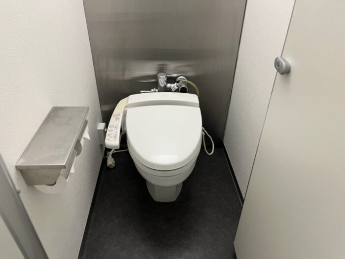 文藝春秋新館の個室トイレ