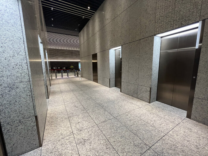 日本生命浜松町クレアタワーのエレベーターホール