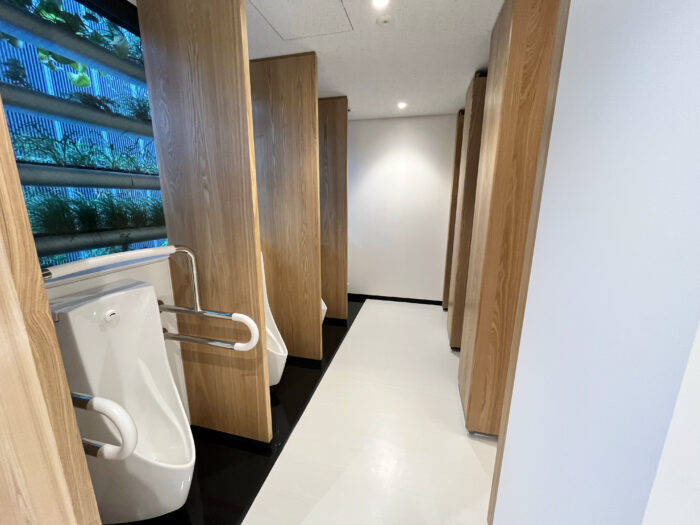 YANMAR TOKYOの男性用トイレ