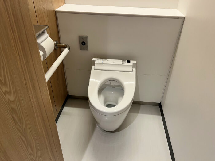 YANMAR TOKYOの個室トイレ