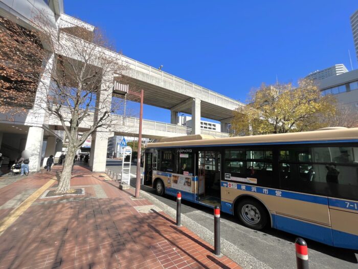 東戸塚駅前 バス停