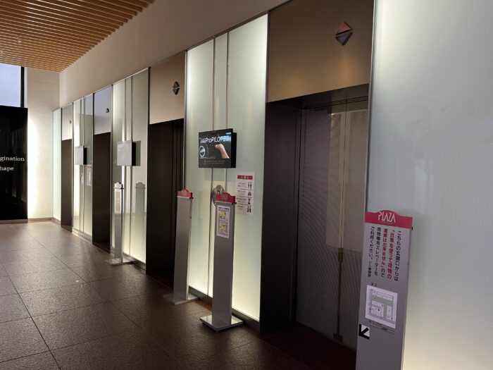 東京日産西五反田ビルのエレベーターホール