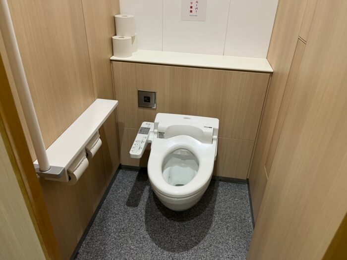 新宿エルタワーの個室トイレ