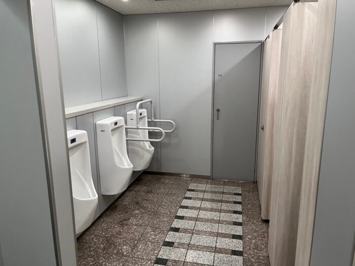 男性用トイレ