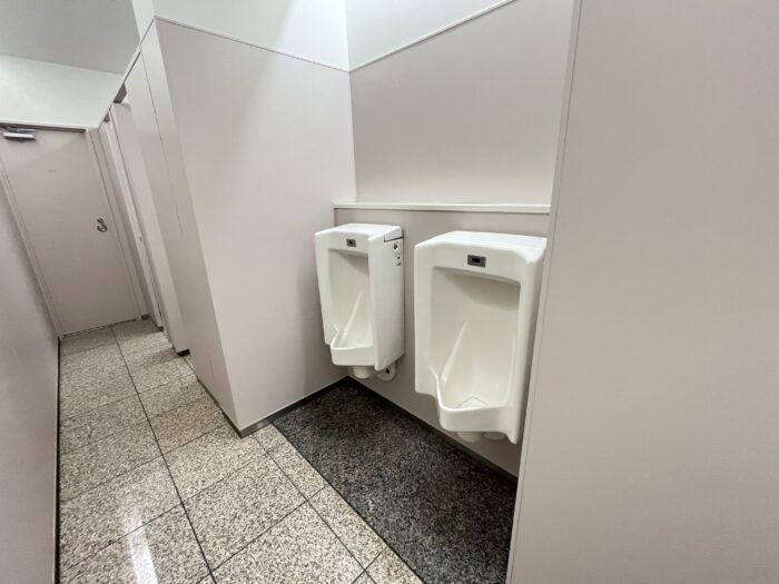 セントラルビル　男性用トイレ