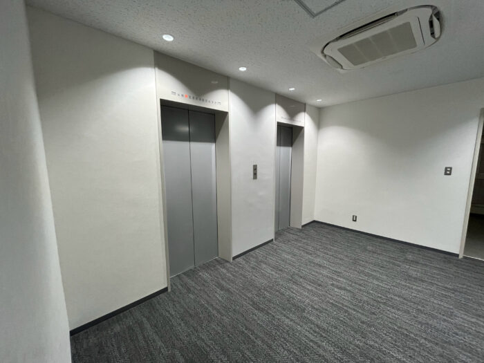 Yokohama bayside buildingエレベーターホール