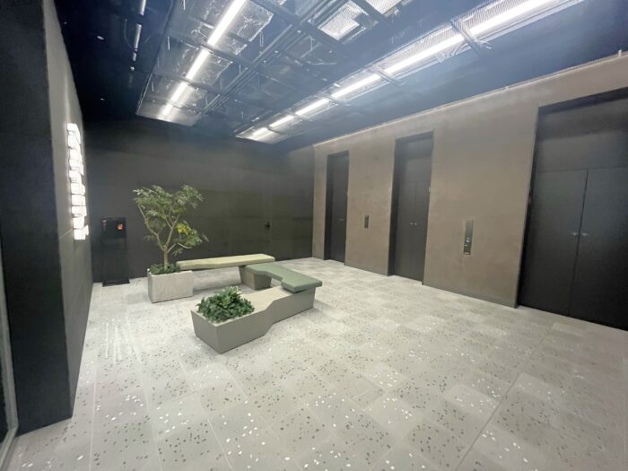 フロントプレイス千代田一番町　1階エレベーターホール