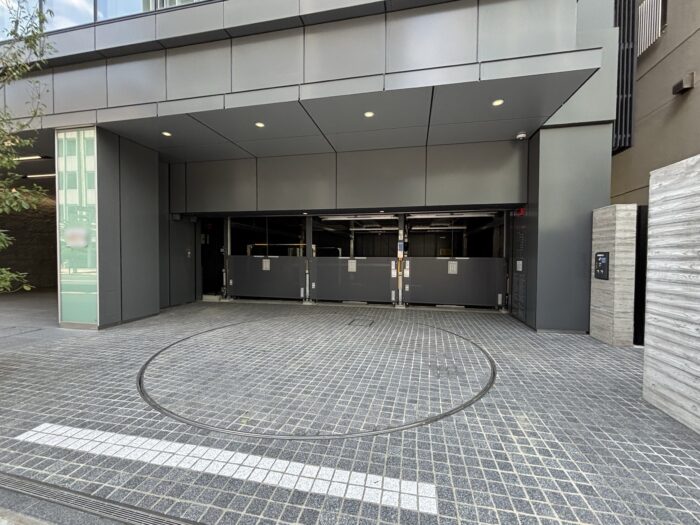 PMO市ヶ谷の駐車場