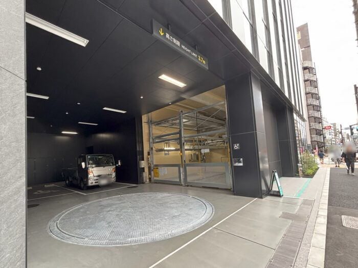 スイテ新御徒町の駐車場