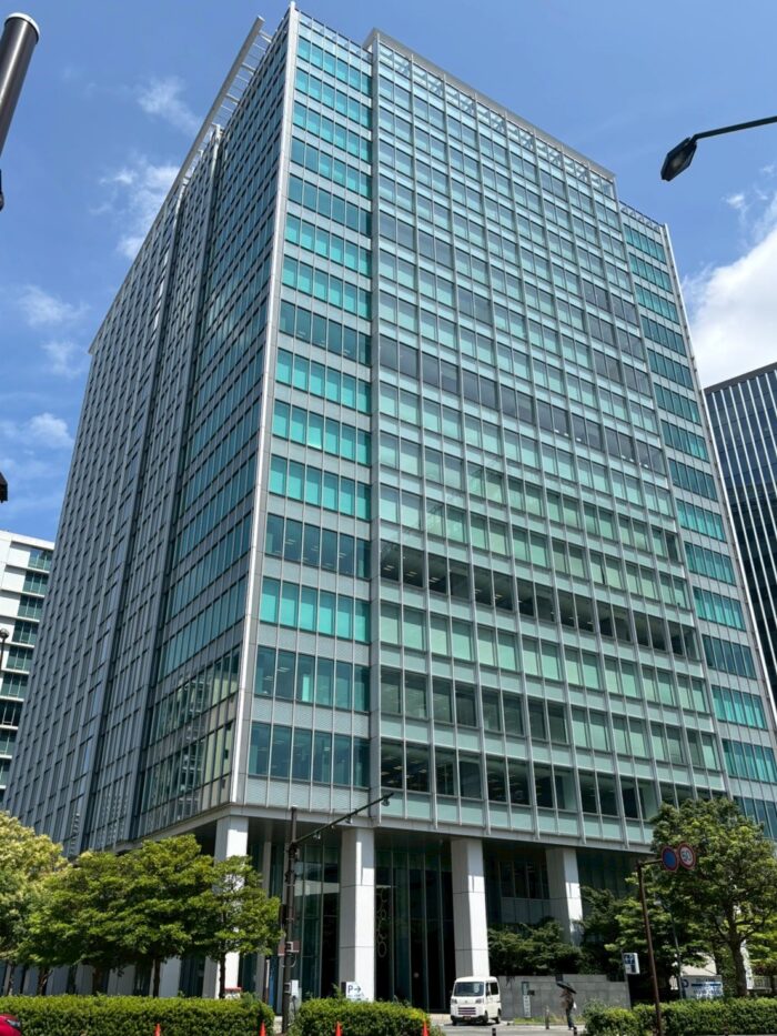 横浜ブルーアベニュー外観