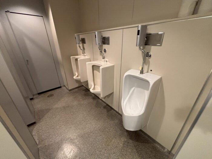 ONEST錦糸町スクエア　男性用トイレ